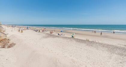 Sea-breezin' - Beachfront Condo