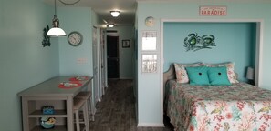 Iron/ironing board, WiFi, bed sheets