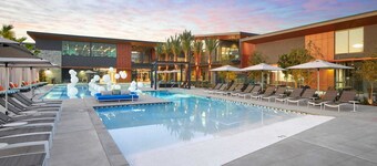 Luxurious New 4 BD/3.5 BA House - Near public transportation