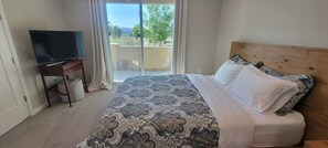 4 Schlafzimmer, Schreibtisch, Bügeleisen/Bügelbrett, kostenloses WLAN