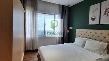 1 bedroom, Egyptian cotton sheets, premium bedding, down duvets