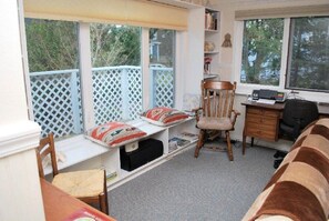 House, Multiple Beds (350 10th Ave) | Living room | Fireplace - 350 10th Ave (Seaside)