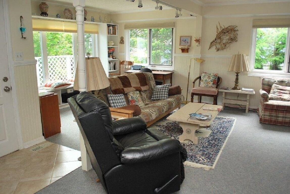 ハウス ベッド (複数台) (350 10th Ave) | リビングルーム | 暖炉