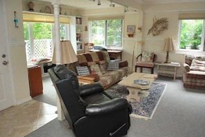 House, Multiple Beds (350 10th Ave) | Living room | Fireplace - 350 10th Ave (Seaside)