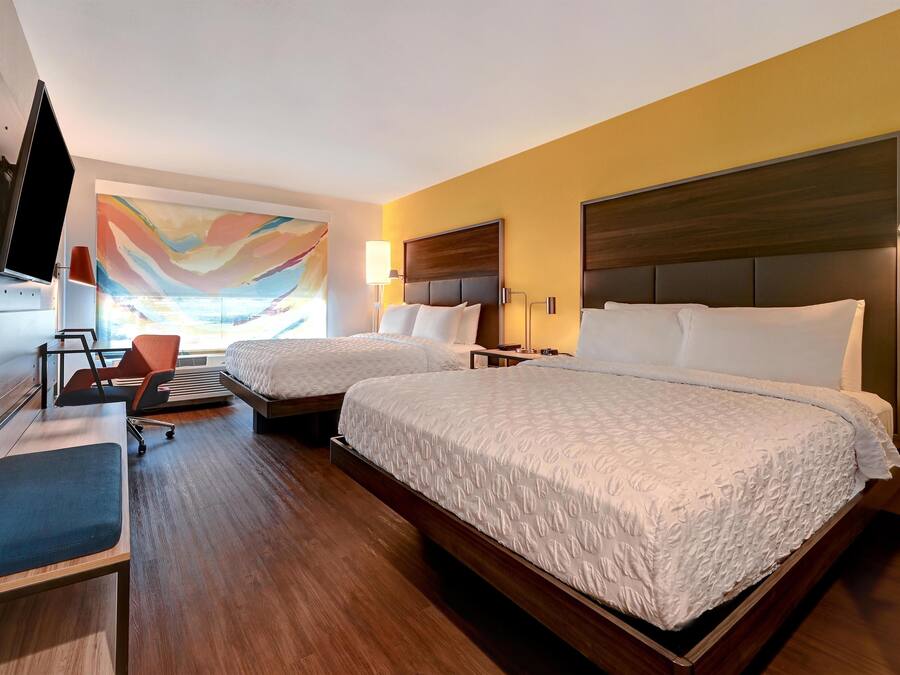 Huone, 2 keskisuurta parisänkyä | Ilmainen Wi-Fi, vuodevaatteet