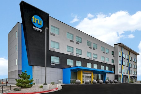 Exterior. Tru By Hilton Albuquerque North I-25