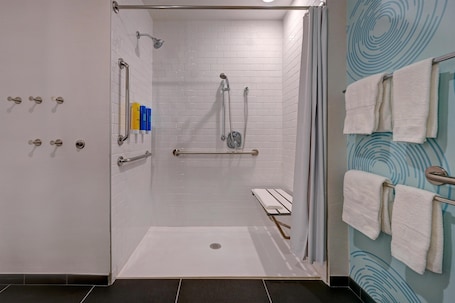 Bathroom shower. Tru By Hilton Albuquerque North I-25