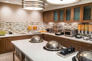 Free daily buffet breakfast  - Homewood Suites by Hilton Livermore, CA (Livermore)