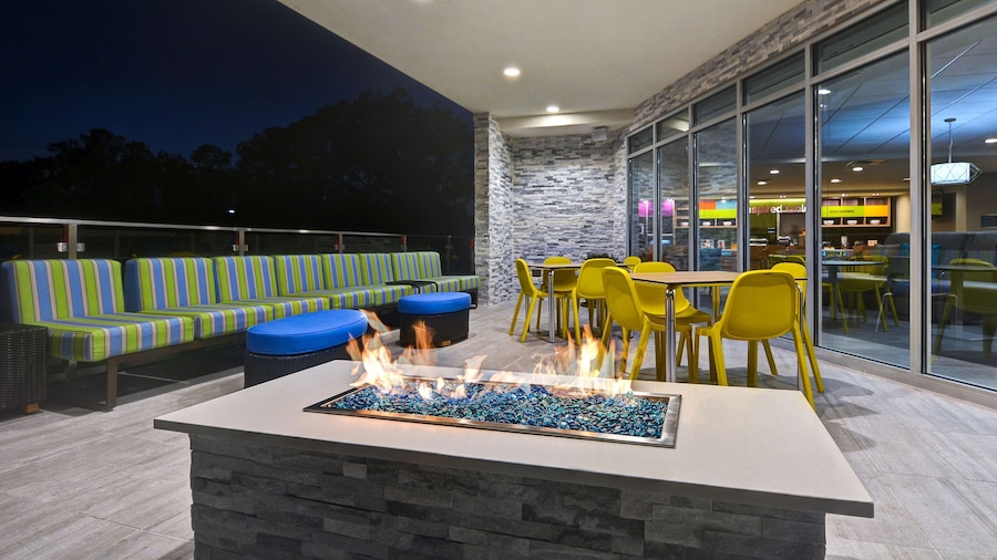 Home2 Suites by Hilton Savannah Midtown, GA