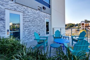 Terrace/patio - Home2 Suites by Hilton Savannah Midtown, GA (Savannah)