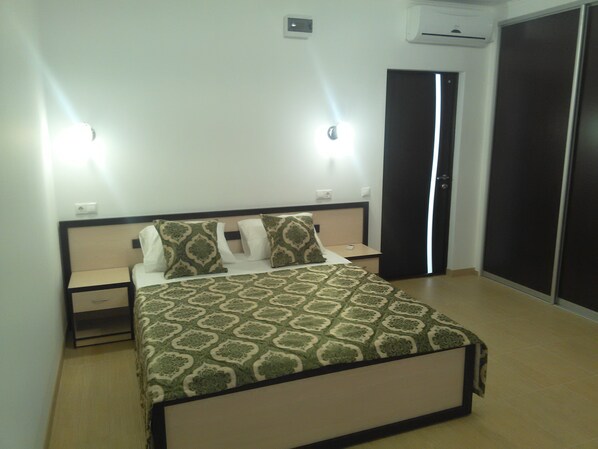 Basic Triple Room