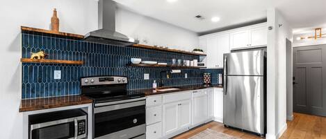 Fridge, microwave, stovetop, dishwasher