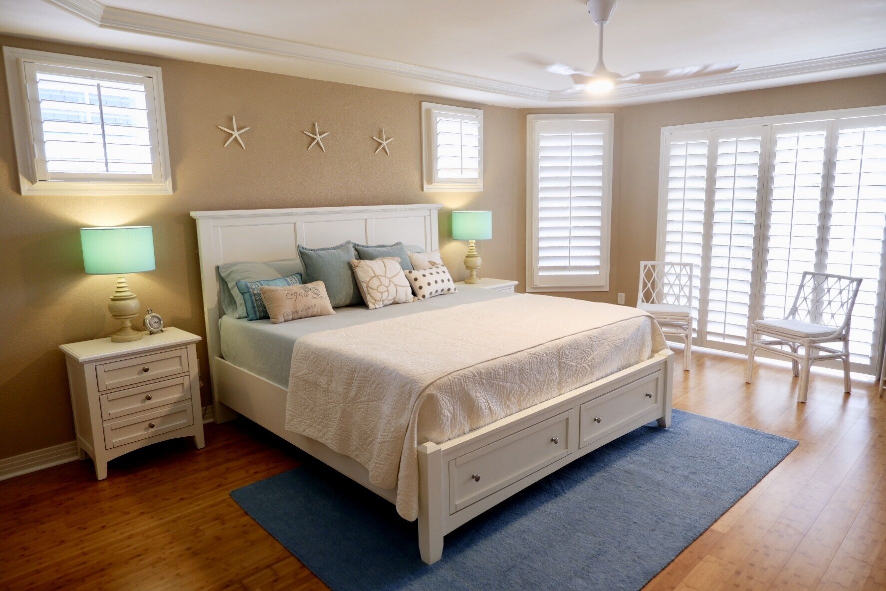 4 bedrooms, desk, iron/ironing board, travel cot