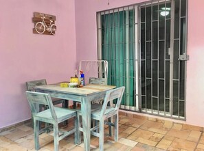 Appartement (Rosado) | Dineren in de kamer