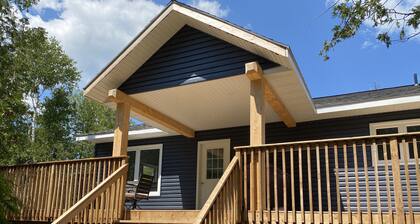 New Large Bruce Peninsula Cottage