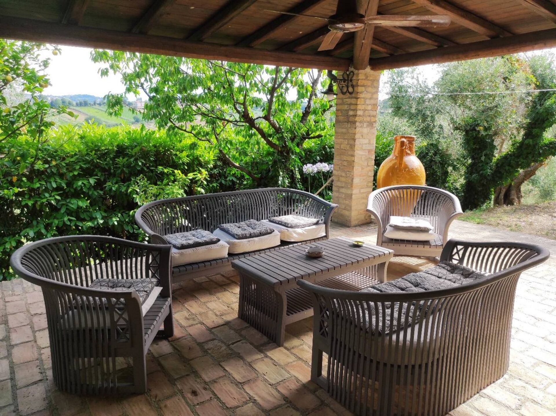 Dog Friendly Apartment in Villa with Pool and Dog Area