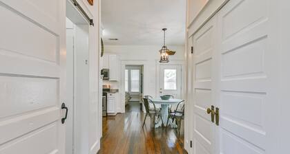 Welcome to the "Cottage on Avenue Q" on historic Galveston Island!