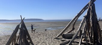 Beachfront I HotTub I Fenced Yard I Kayaks