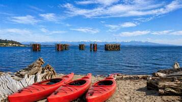 Una spiaggia nelle vicinanze