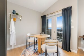 Dining - Beachfront Retreat with Hot Tub, Kayaks & Fire pit (Clinton)