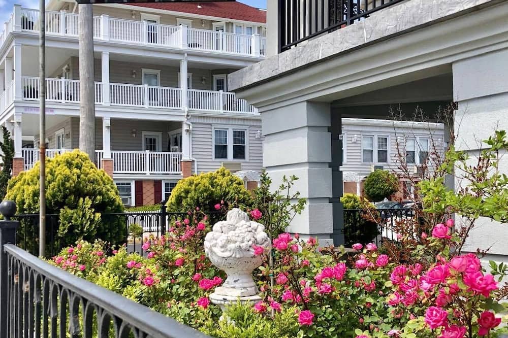 Ocean Manor Inn