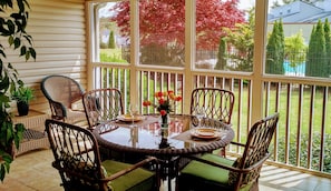 屋外ダイニングエリア