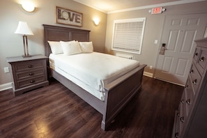 2 室のベッドルーム、アイロン / アイロン台、WiFi (無料)、ベッドシーツ