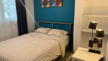 2 bedrooms, iron/ironing board, travel cot, free WiFi