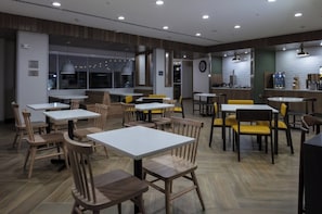 Free daily continental breakfast - Fairfield Inn & Suites by Marriott Monahans (Monahans)