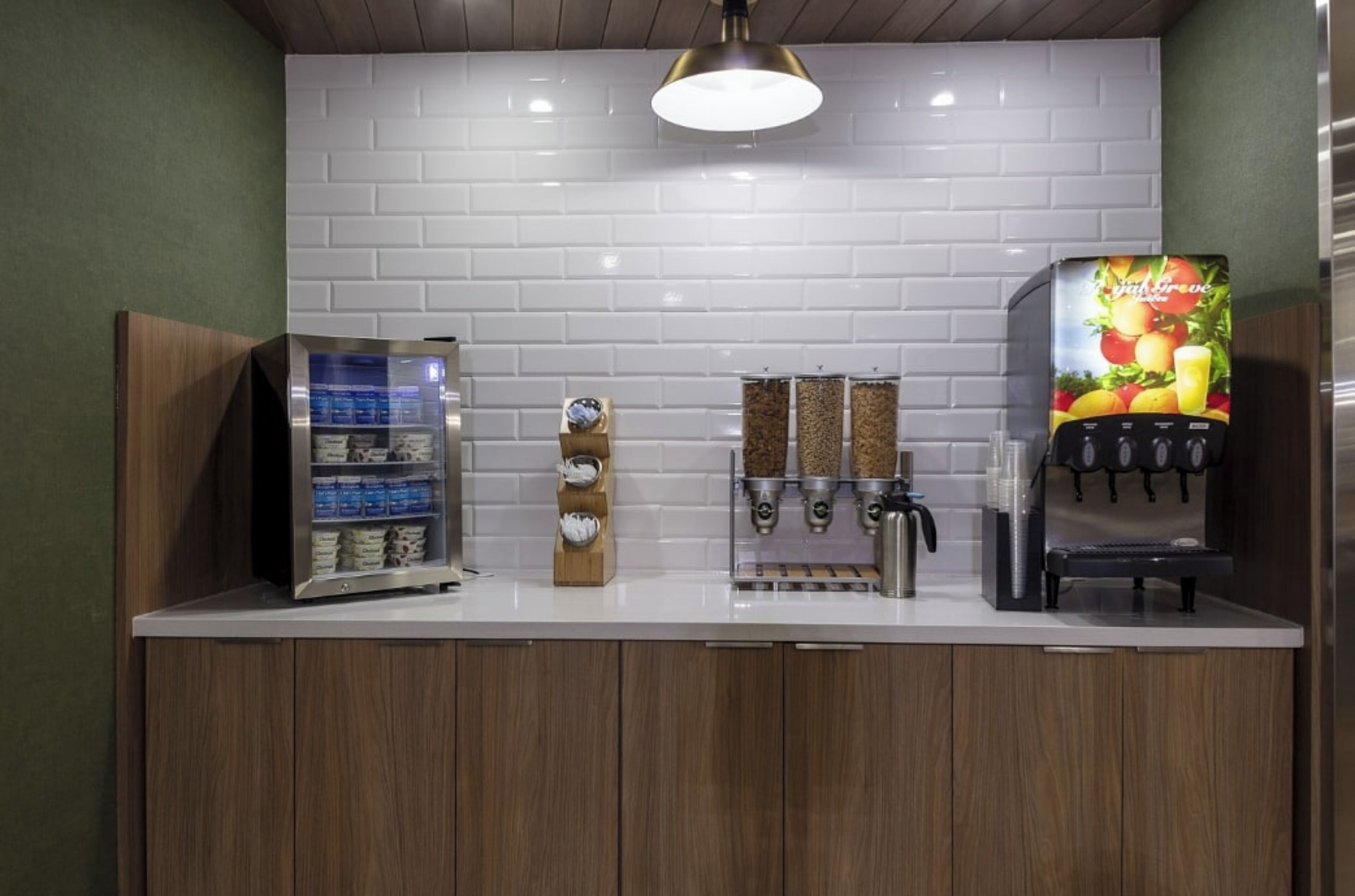 free daily continental breakfast