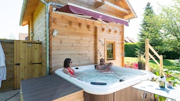 Bain à remous extérieur
