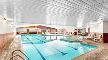 Indoor pool, sun loungers