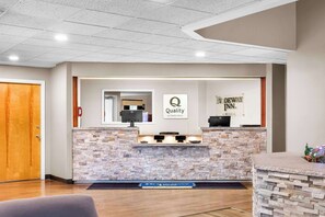 Lobby - Rodeway Inn Gorham Riverside (Gorham)