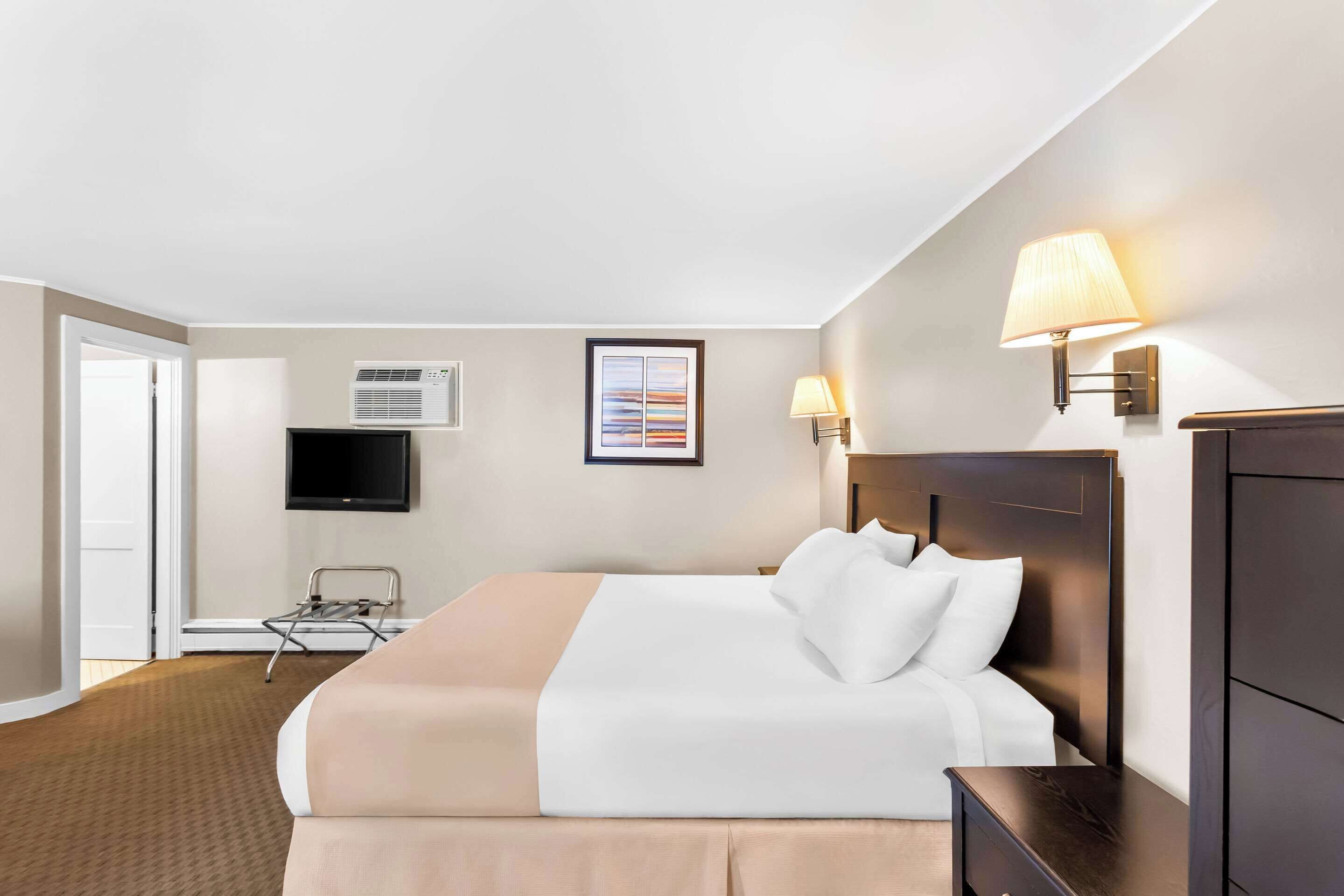 Photo - Rodeway Inn Gorham Riverside