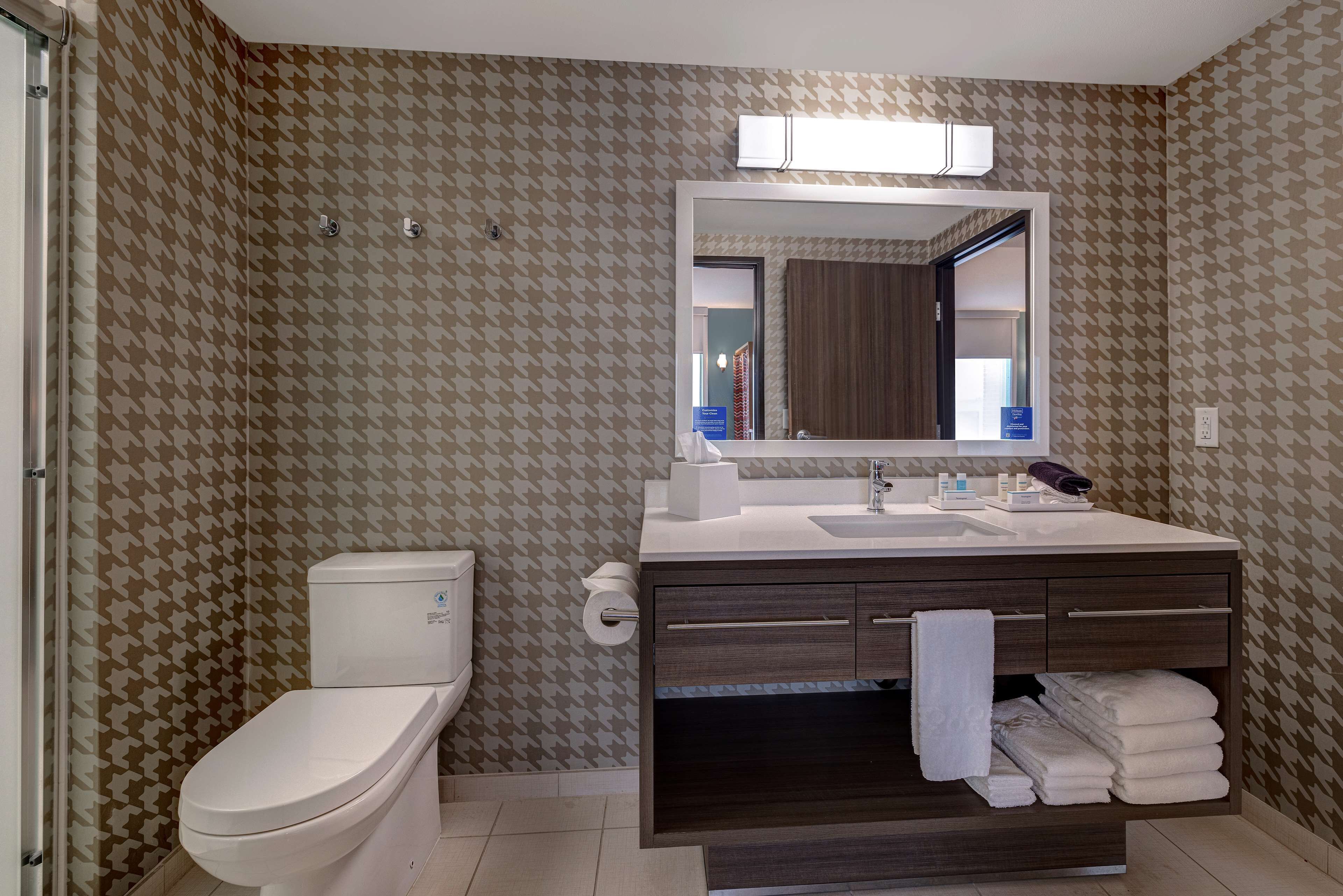 suite, 1 bedroom, non smoking | bathroom | free toiletries, hair dryer, towels, soap