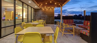 Home2 Suites by Hilton Dekalb