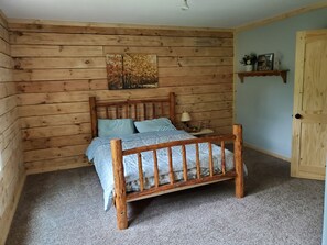 6 bedrooms, desk, free WiFi, bed sheets