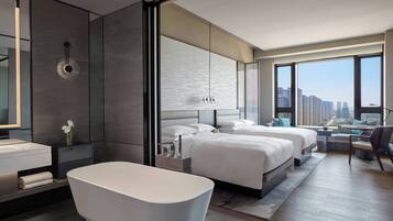 Baignoire et douche séparées, douche à « effet pluie », sÚche-cheveux