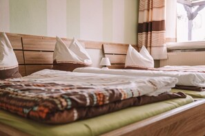 1 bedroom, WiFi, bed sheets