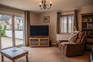 Family Cottage, Private Bathroom | Lounge - Dale Cottage (Telford)