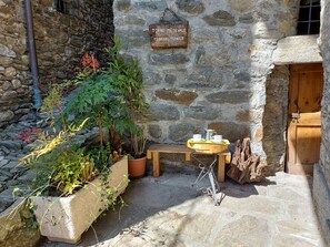 Property grounds - Medieval tower in a quaint old village (Breglia)
