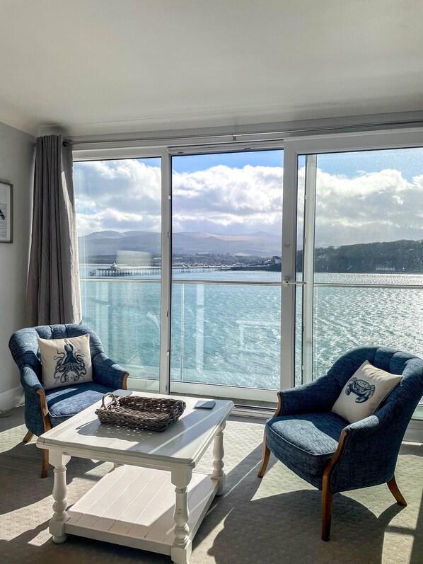 Family House, Private Bathroom, Sea View | 4 bedrooms - The Ridge (Menai Bridge)