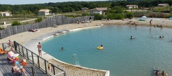 Chalet house in a quiet residence with heated swimming pool