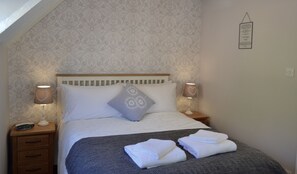 Småhus, privat bad, elveutsikt | 2 soverom