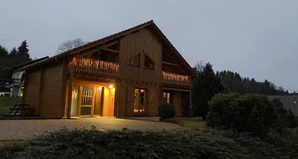 Spacious and charming chalet, 6 minutes from GERARDMER, optional jacuzzi