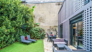 Outdoor dining - Architect-designed house in Tours center garden terrace, A/C, parking (Tours)