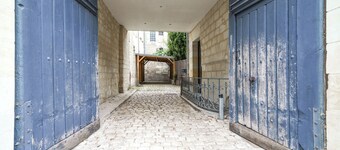 Architect-designed house in Tours center garden terrace, A/C, parking