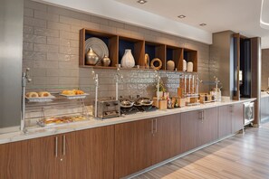 Free buffet breakfast  - SpringHill Suites by Marriott West Sacramento (West Sacramento)