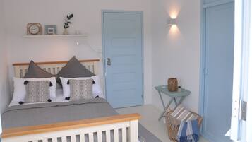 4 quartos, ferros/tåbuas de passar roupa, berço de viagem