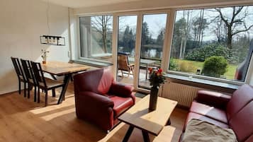 Smart-TV, Kamin, Videospielkonsole, DVD-Player